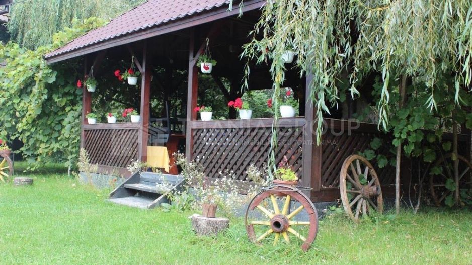 Pensiune, vilă și cafenea în Bran - Business funcțional, teren 2200 mp - Poză 19