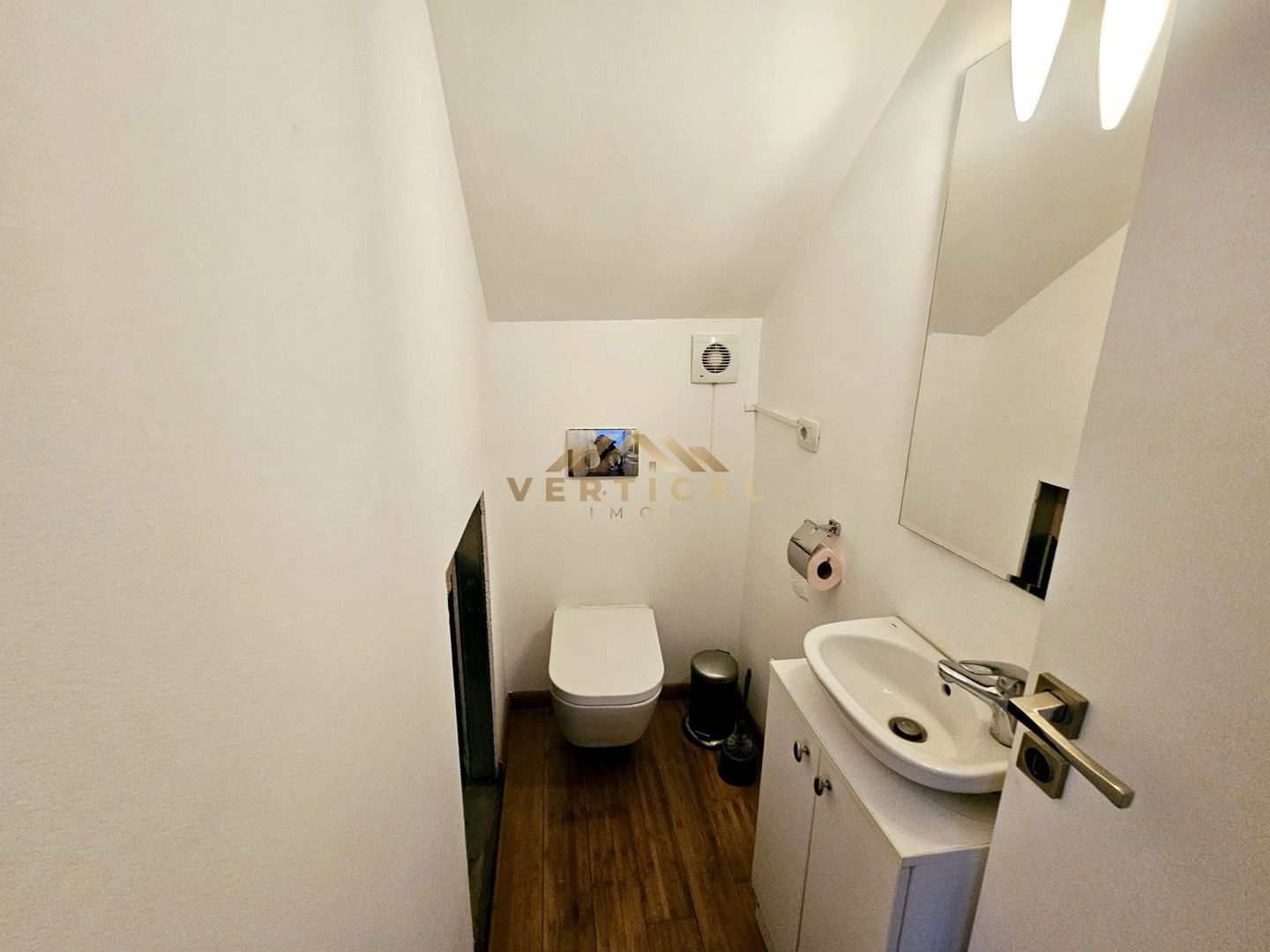 Vila de inchiriat cu 4 camere - comuna Berceni - Poză 17