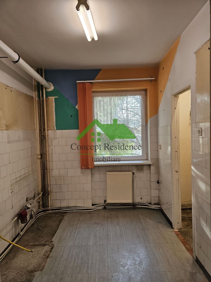 Exclusiv! Ap. 4 camere +garaj– decomandat – str. Ioan Slavici, et.1 - Poză 3