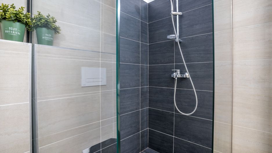 Ultracentral! Apartament renovat complet, in cladire istorica - Poză 12