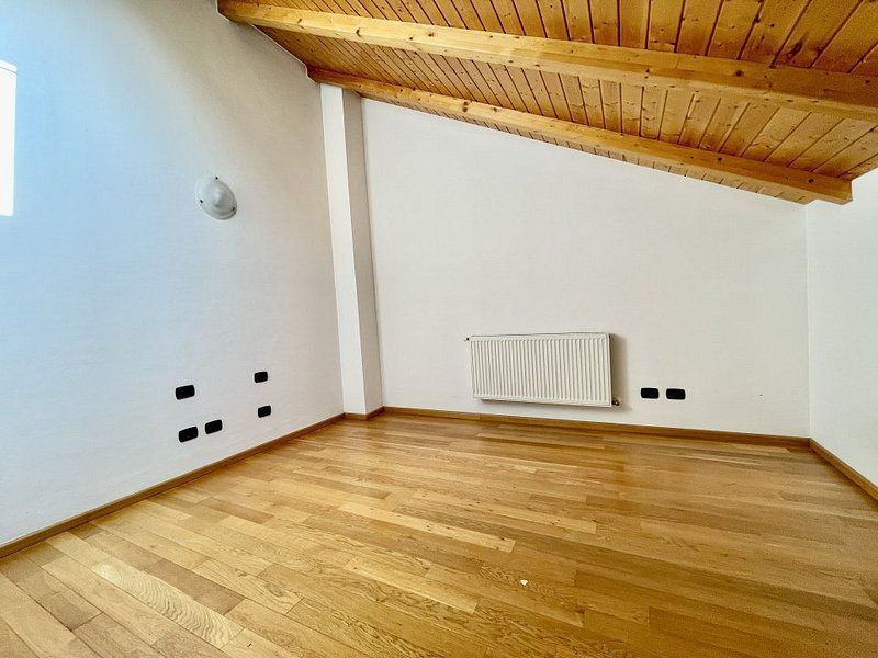 Penthouse pe doua niveluri situat in Piata Unirii - Poză 9