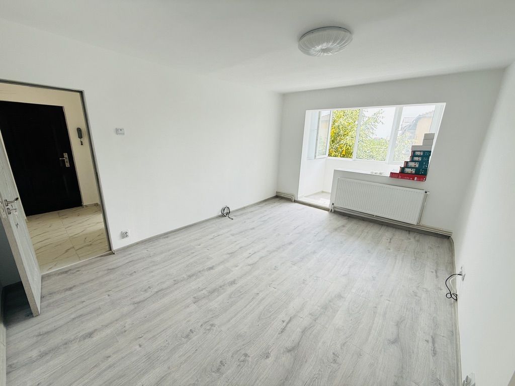 Dambovita | 2 camere | Renovat | Bloc izolat - Poză 4