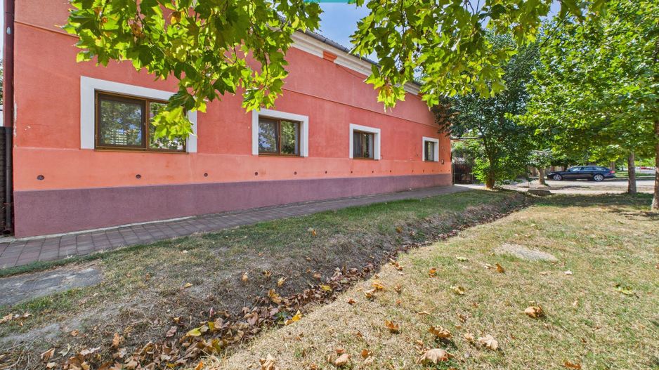 Casă cu 6 camere în Sânicolau Mare Timiș - Poză 25