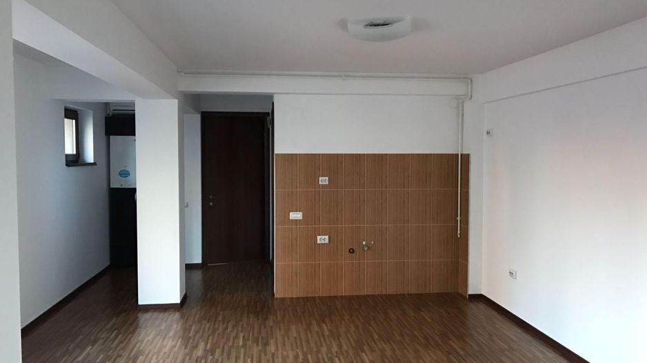 URGENT!, FARA MENTENANTA ,UTILITATI CONTORIZATE,  CURTE RELAXARE - Poză 1