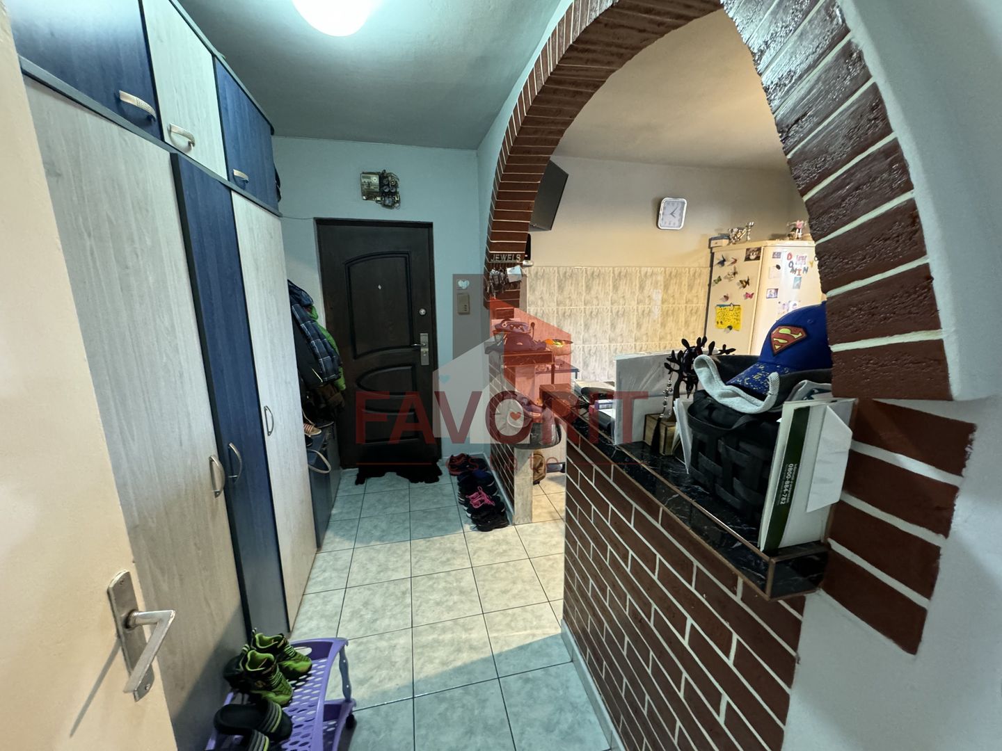 Etaj intermediar. Pozitie excelenta. Boxa in CF - Poză 4