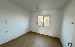 -Casa individuală -4 camere -2 băi - - Poză 13