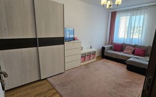 Apartament cu 3 camere, balcon și 2 lifturi, zona Corneliu Coposu. - Poză 3