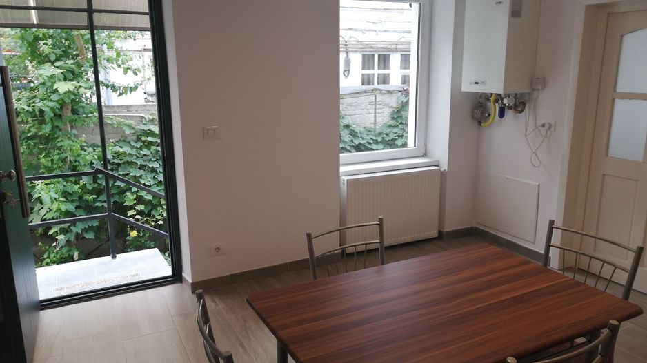 Vânzare apartament spatios,  in zonă ultracentrală - Poză 7