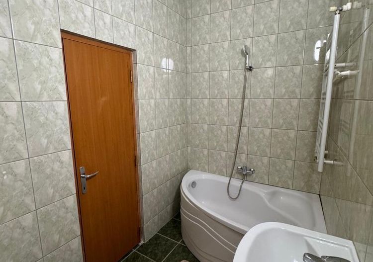 Apartament 3 camere, 2 băi, Bulevardul Bălcescu – Unirii, 800 € - Poză 8