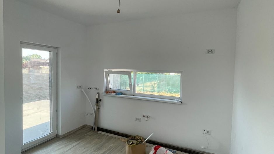 Duplex pe parter de vanzare in Bucovat - Poză 5