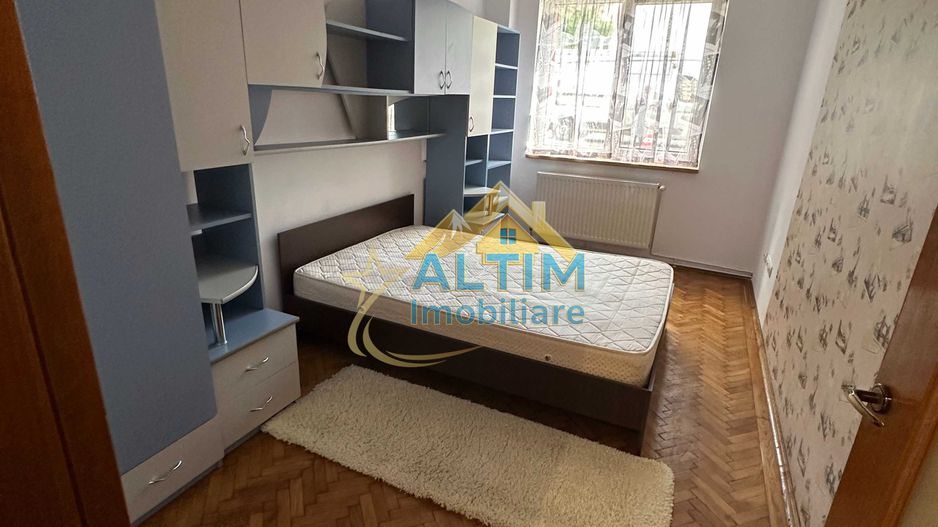 Apartament 3 camere în zona Spitalului Județean - de vânzare - Poză 2
