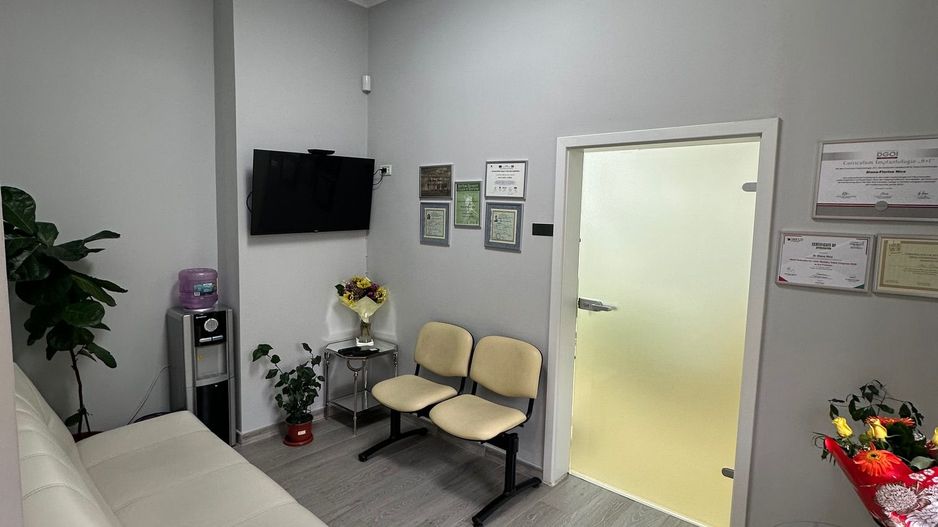 Apartament  4 camere în clădire istorica transformat în SAD - Poză 13