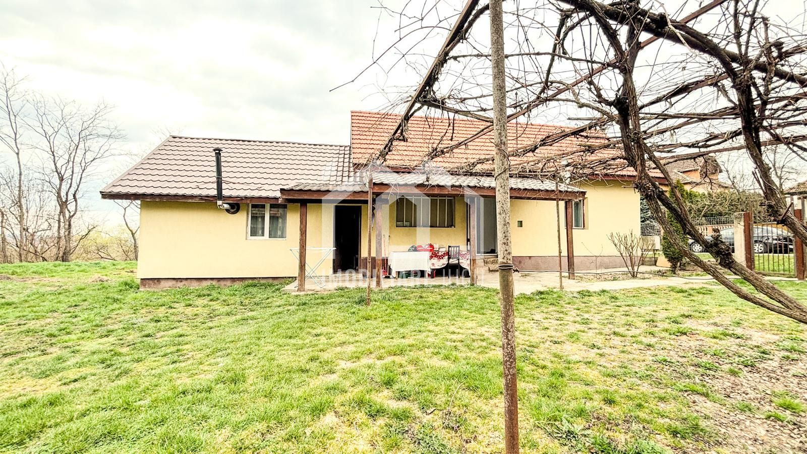 Casa individuala 3 camere, Teren 697mp, Zona linistita, Jucu de Sus - Poză 1