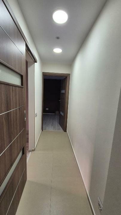 Central, 4 camere renovate, liber la vanzare, loc parcare concesionat - Poză 14