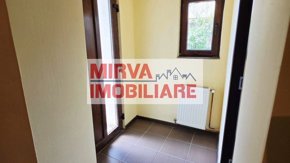 🏡 Casă renovată cu 6 camere, teren 557 mp – Berceni, Prahova - Poză 49