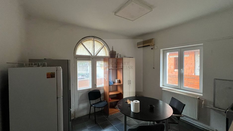 Vilă Modernă în Domenii, Aproape de Biserica Casin - Poză 10