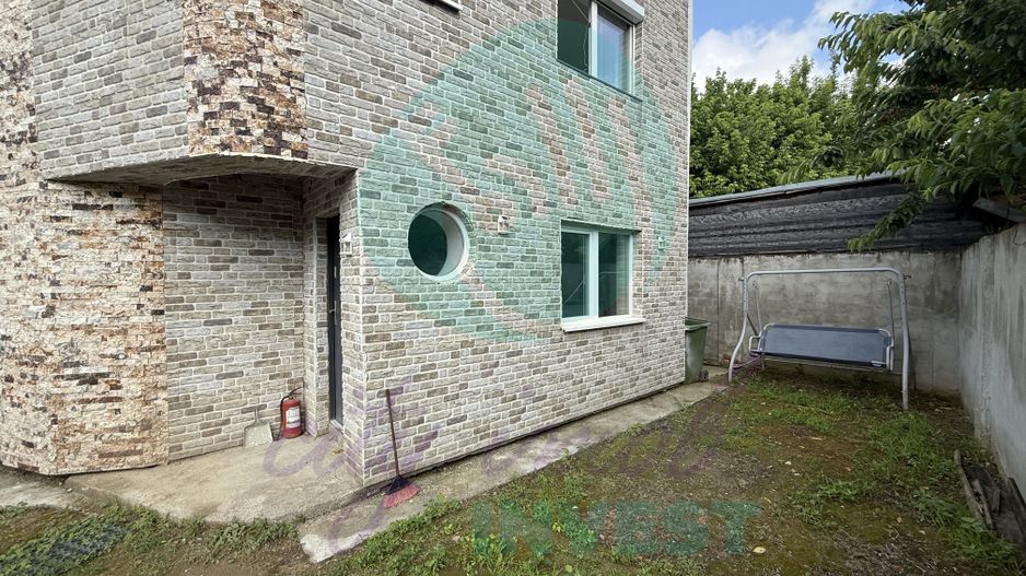 Casa receptionata in 2025 singura in curte - Poză 5