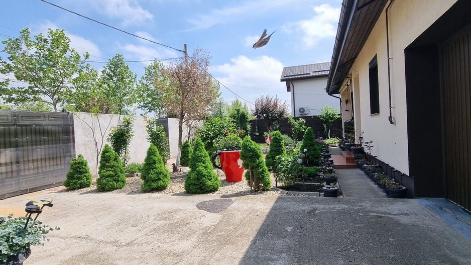 Parter cu structură pentru etaj, curte amenajată și organizare impeca - Poză 50