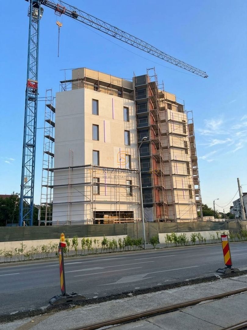 Apartament spatios, bloc nou, Prelungirea Ghencea cu Str. Brasov - Poză 1
