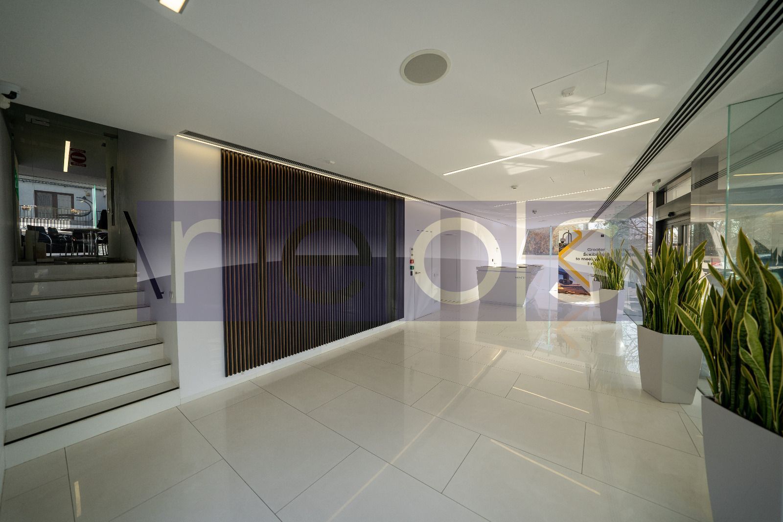 VANZARE -CLADIRE DE BIROURI - ARHITECTURA EXCEPTIONALA - Poză 5