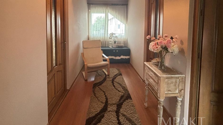 Vilă spațioasă cu garaj, curte de 600 mp  Sânnicoara - Poză 17