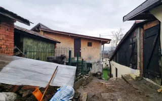 Casă funcțională, curte proprie, finisaje moderne - Poză 12