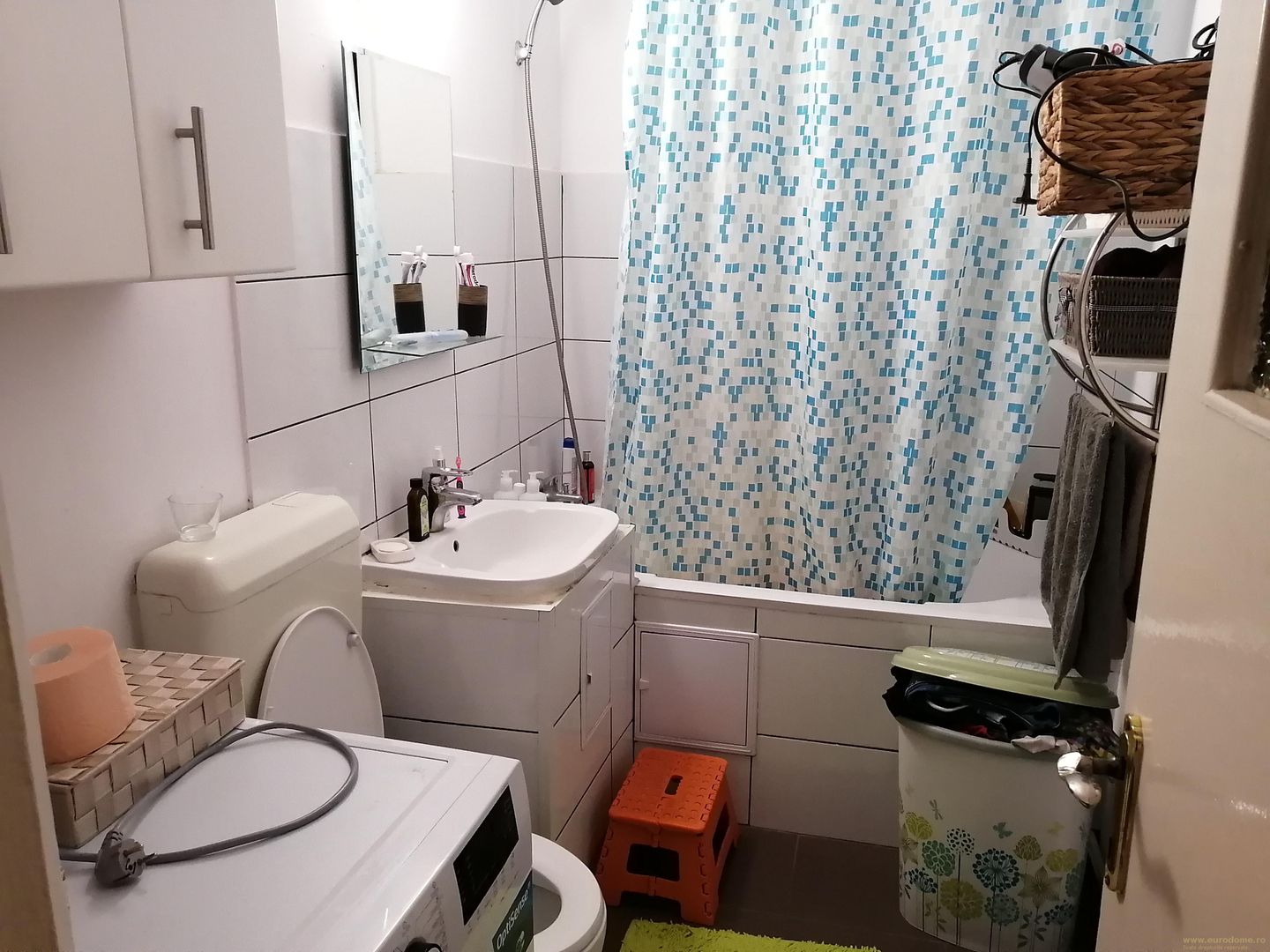 Tractorul 3 camere, situat in  zona Peny. - Poză 4