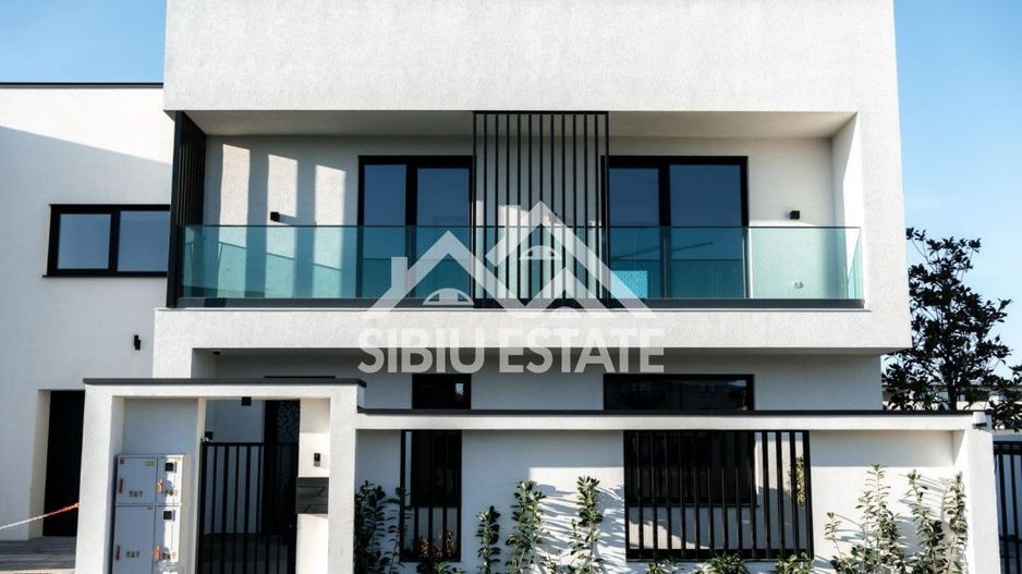 Casa 4 camere, 3 bai, garaj si curte larga, Sibiu Selimbar - Poză 1