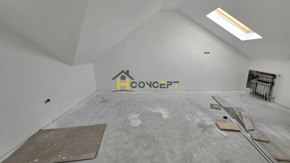 Vila finalizata, curte libera 185 mp,  loc de parcare, zona case - Poză 13