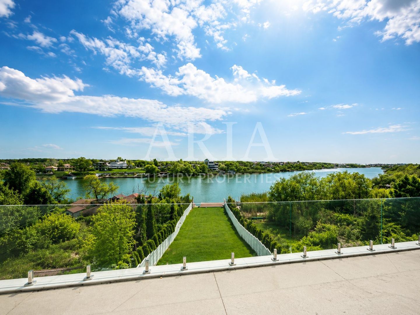 WATERFRONT VILLA | POOL - Poză 21