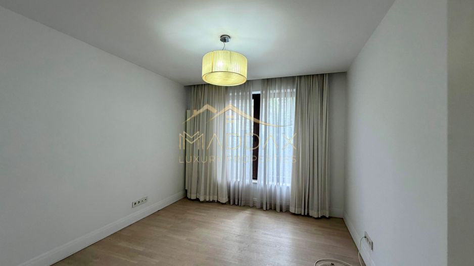 Vila cu 9 camere *900 teren* & piscina privata // Pipera - Poză 18