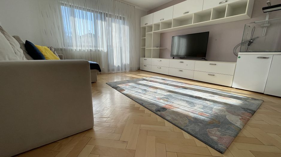 Apartament cu patru camere si garaj in zona Aradului - Poză 4