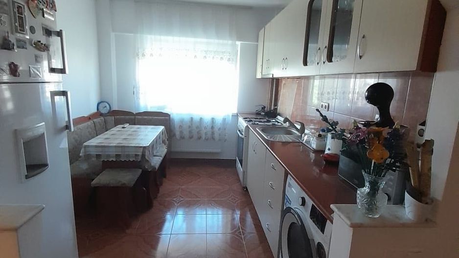 Văd apartament 2 camere - Poză 4