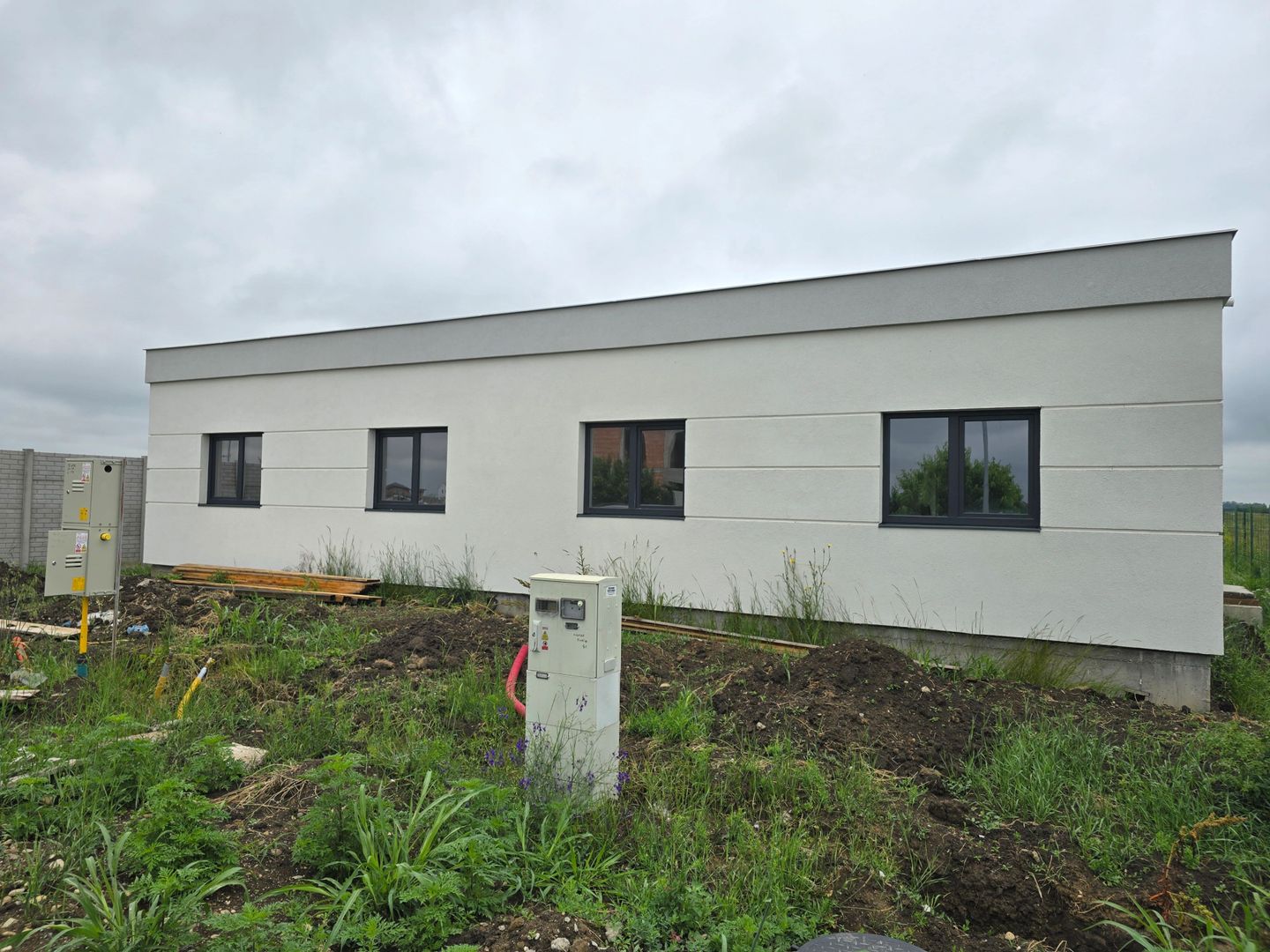 1/2 Duplex pe parter,predare la cheie  , 3 dormitoare, Zona Metro 2, Comision 0% - Poză 2