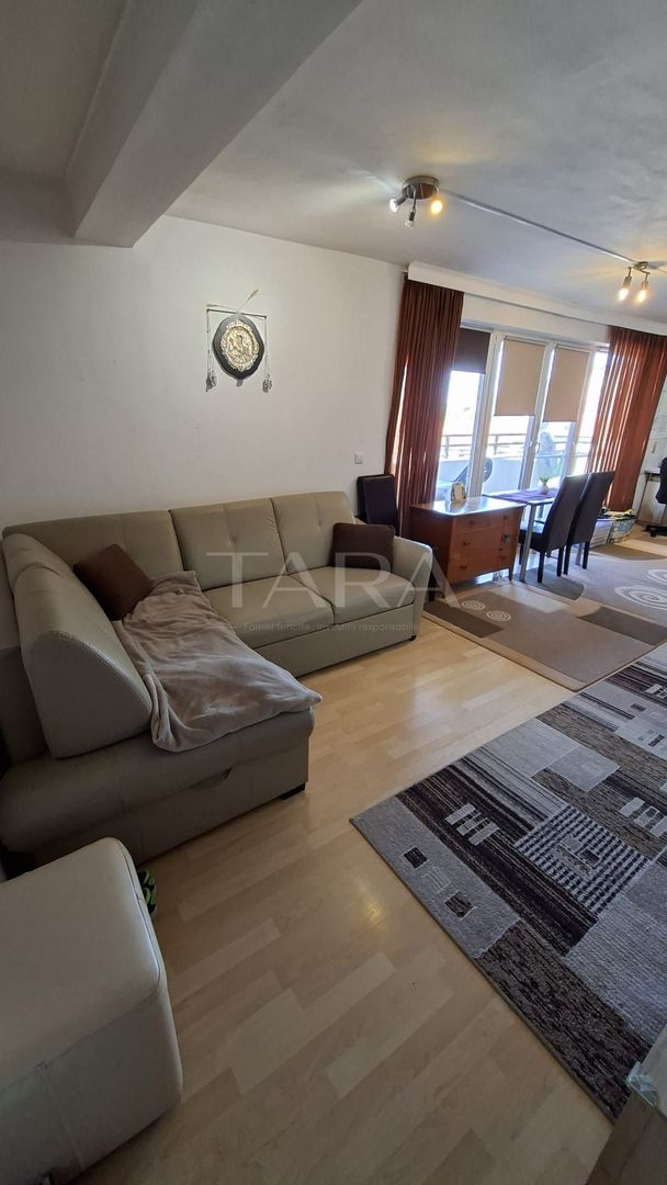 Apartament cu terasă generoasă,spatiu recompartimentabil– zona Petrom. - Poză 1