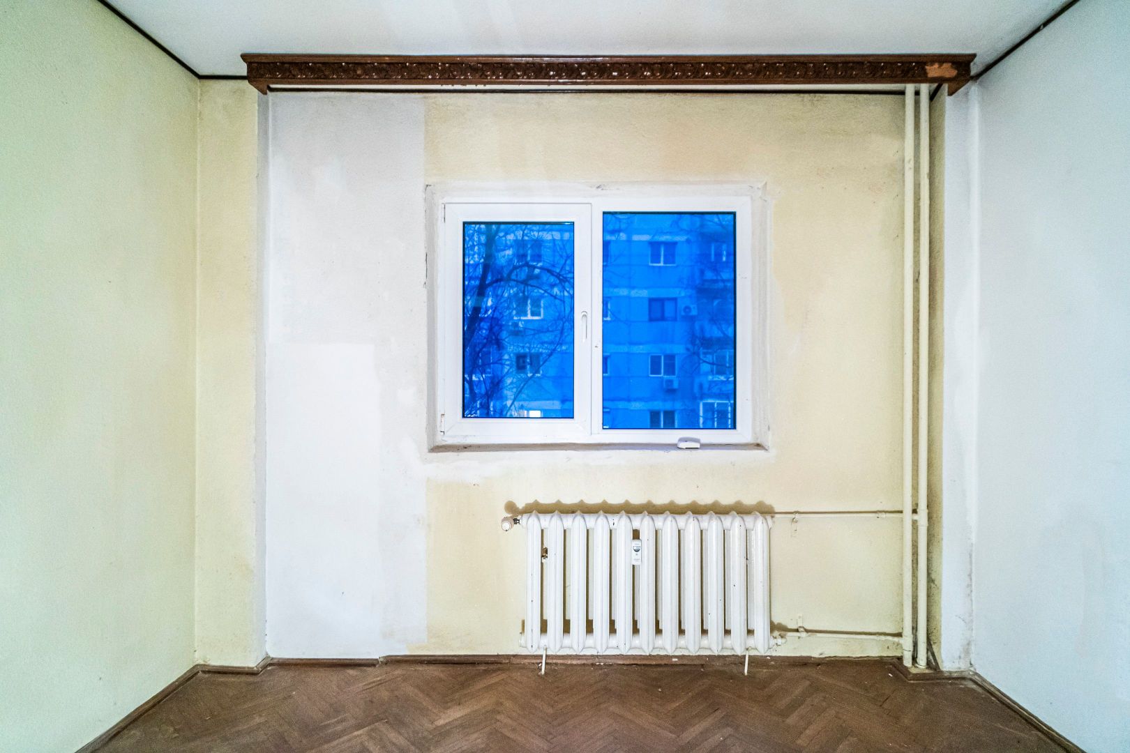 Drumul Taberei 3 camere, 4/10, bloc stradal, c-tie 1980, bucatarie mare, 2 bai - Poză 4