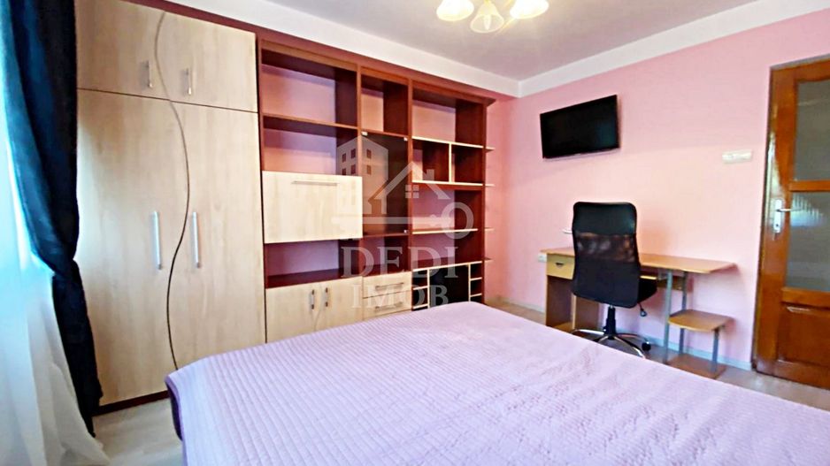 Apartament 3 camere de inchiriat in zona Rogerius, Oradea - Poză 3