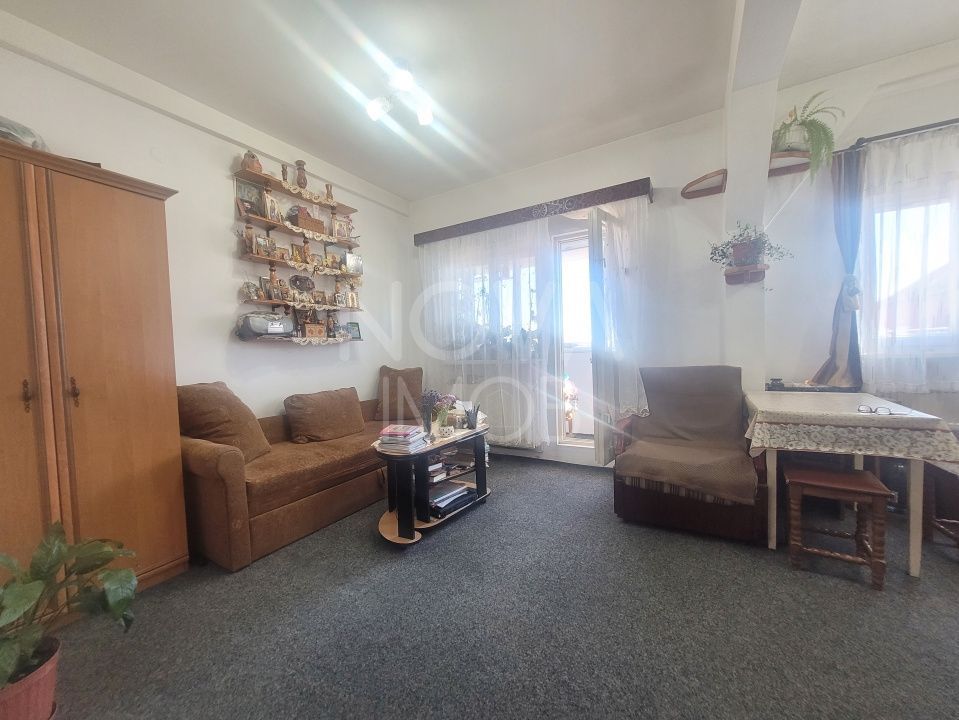 Apartament tip mansarda cu balcon, mobilat-utilat, Valea Aurie - Poză 8