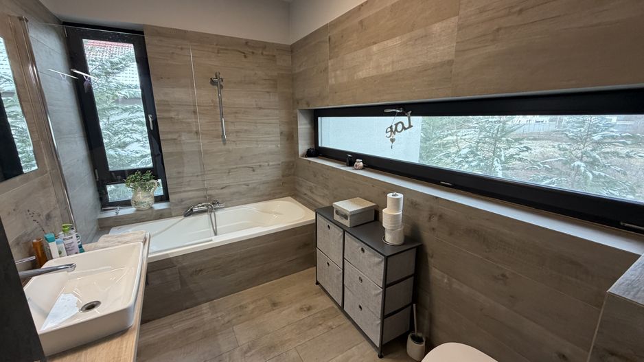 Duplex modern – arhitectură contemporană, spații luminoase - Poză 9