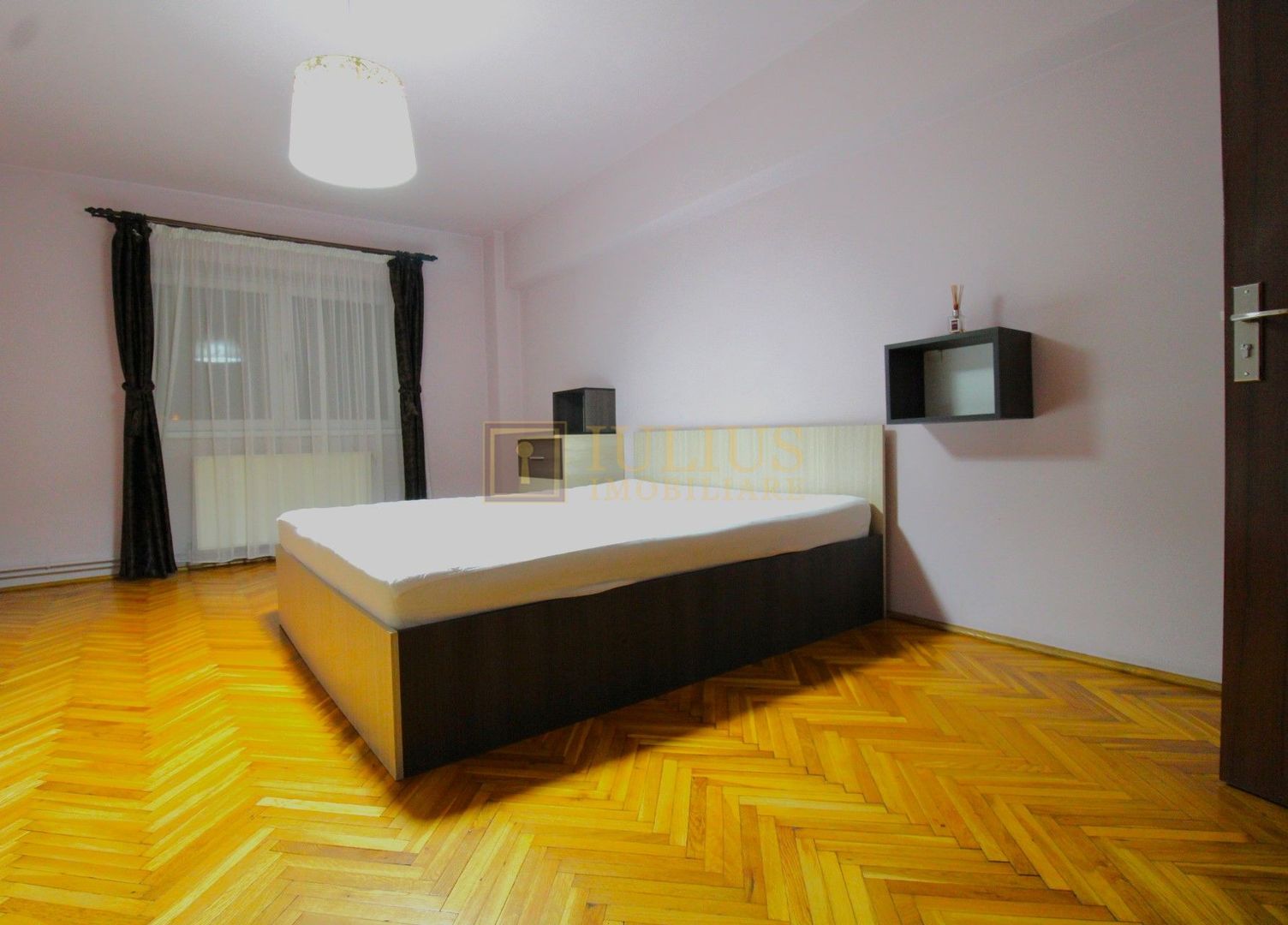 Complex, 4 camere, centrală proprie, aer condiționat - Poză 7