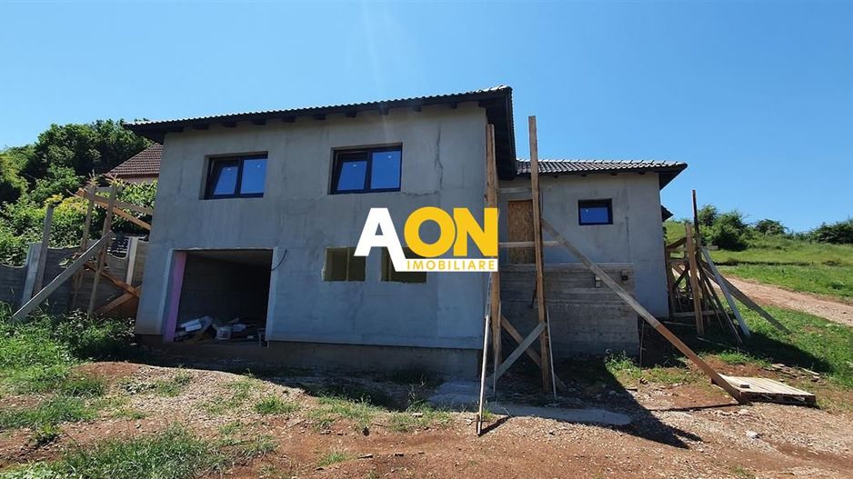 Casa semifinisata 4 camere garaj 650 mp teren, langa padure, Micesti - Poză 3