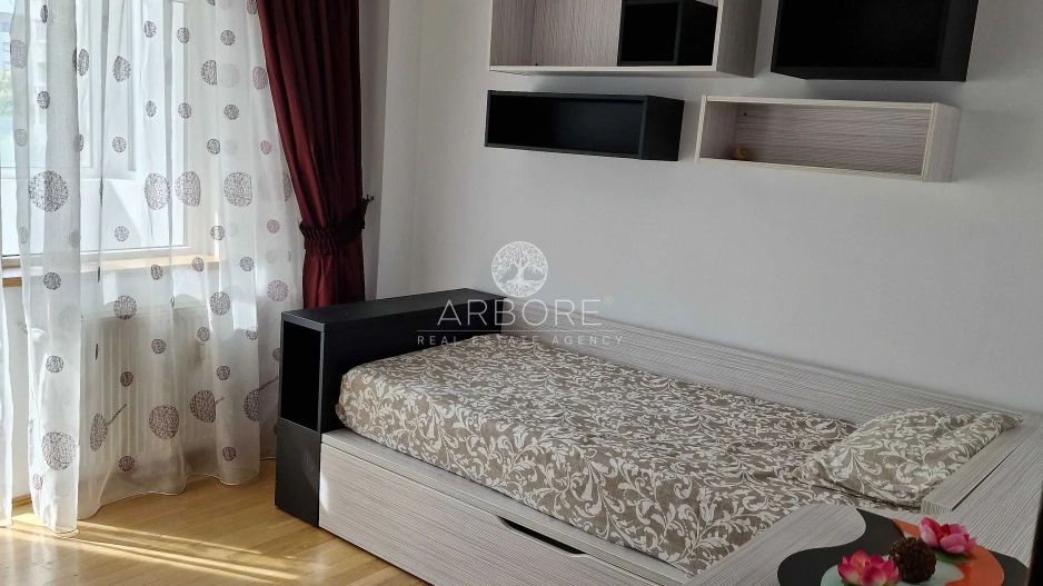 Apartament spațios cu 4 camere în zona Decebal - Poză 7