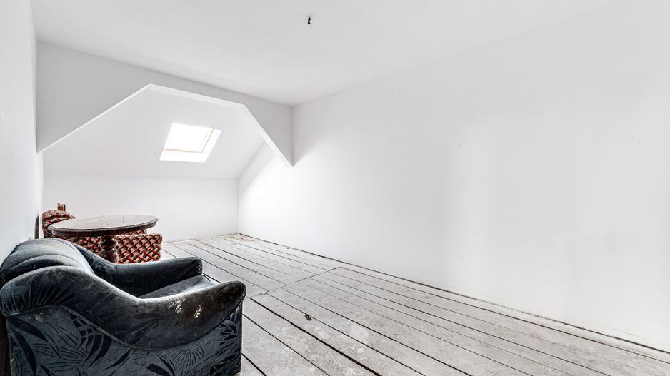 Casă spațioasă, cu 4 dormitoare în Șofronea. - Poză 4