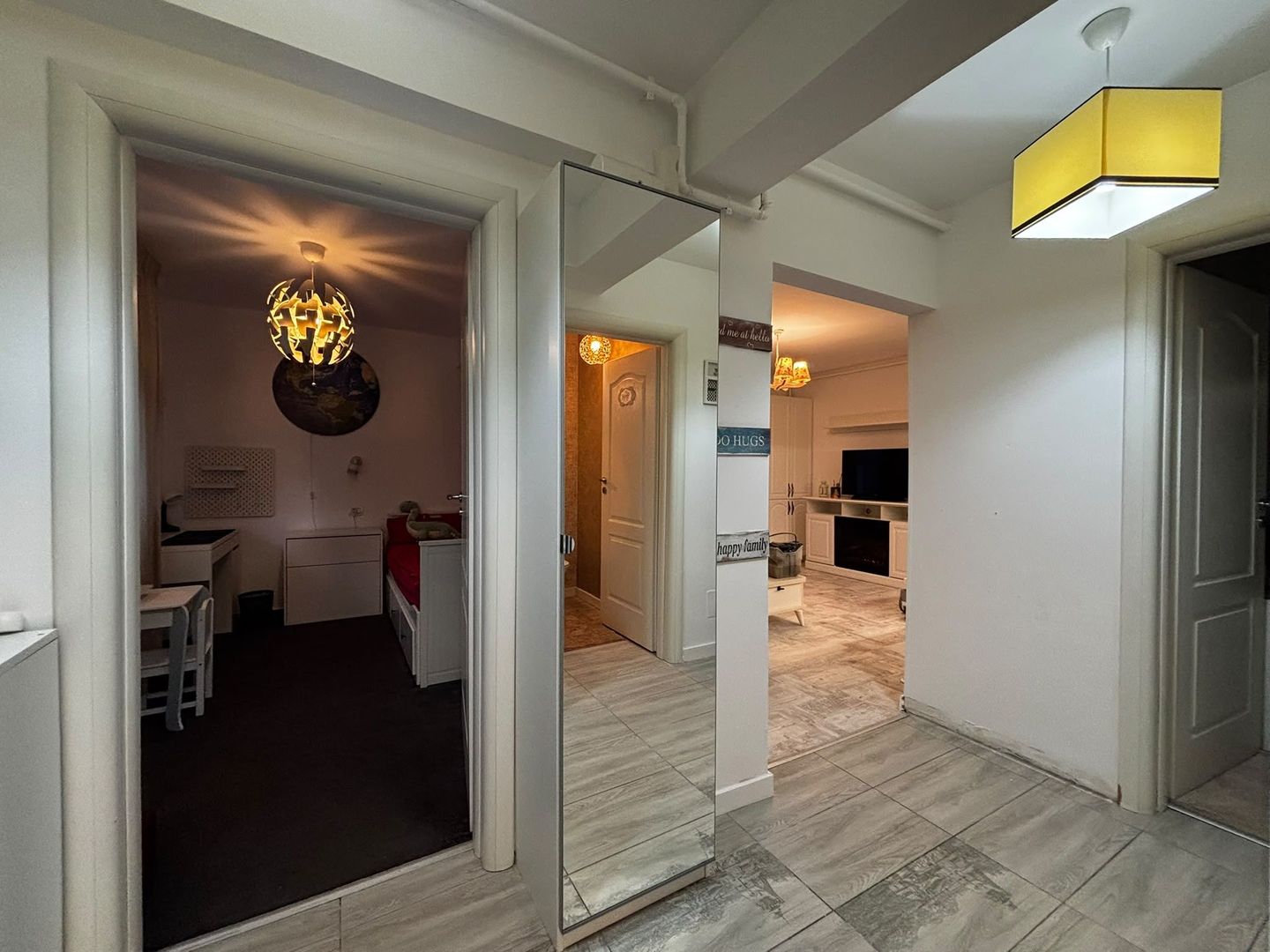 Apartament Modern și Spațios cu Grădină Privată și 2 Locuri de Parcare Incluse! - Poză 7