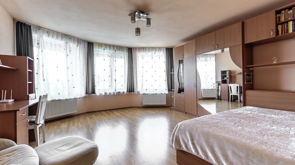 Vilă superbă 6 camere - Bujac - Poză 5