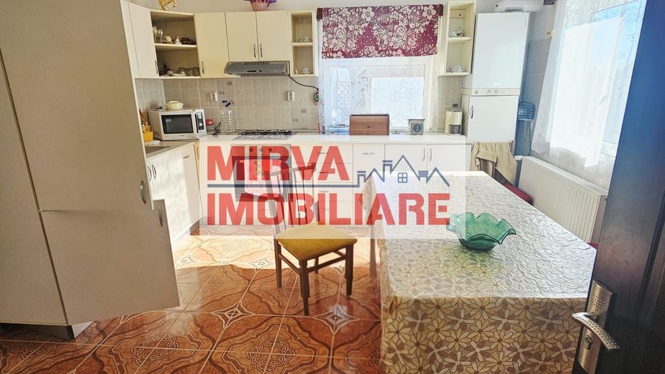 Casă 5 camere + teren generos 1700 mp – Ariceștii Rahtivani - Poză 10