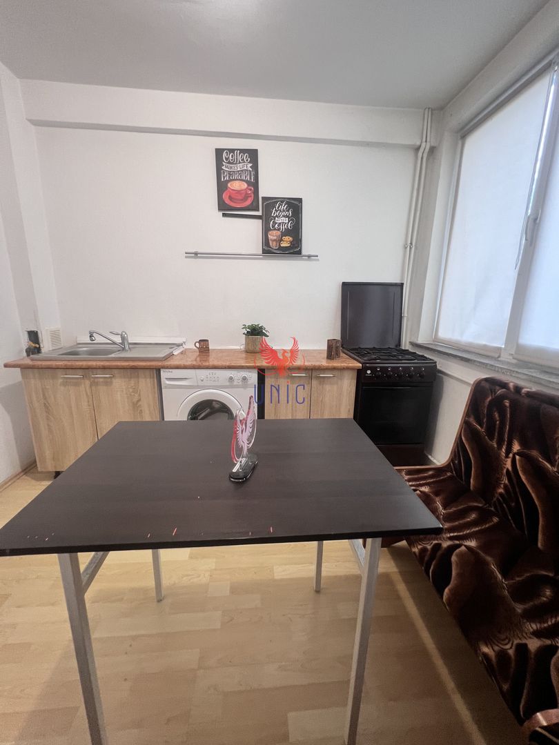 Decomandat, stradal, Calea Bucuresti etaj 1 - Poză 8