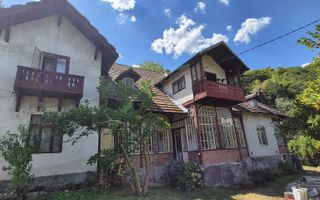 Casă 12 camere de vânzare | Râmnicu Vâlcea, Central | 570 mp - Poză 1