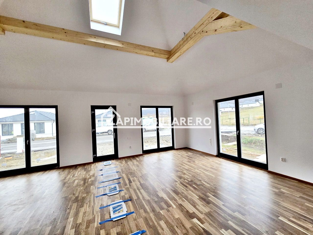 Casa la cheie 130mp 4 camere,2 băi,700mp teren,Livezeni - Poză 6