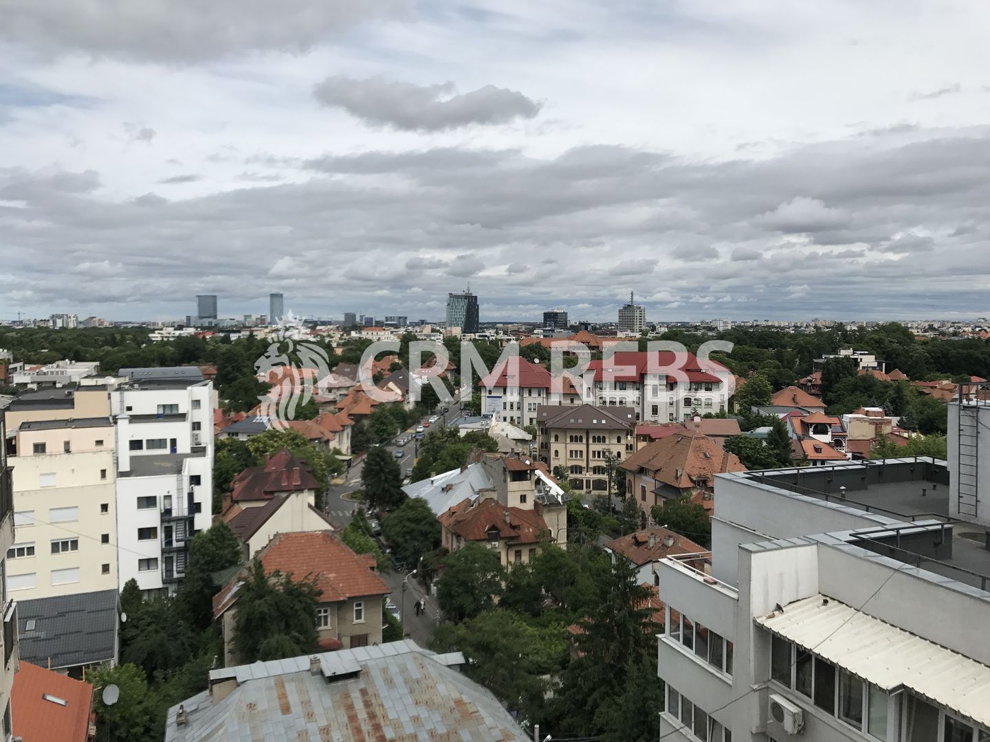 Apartament cu 4 camere de vânzare în zona Basarab - Poză 7
